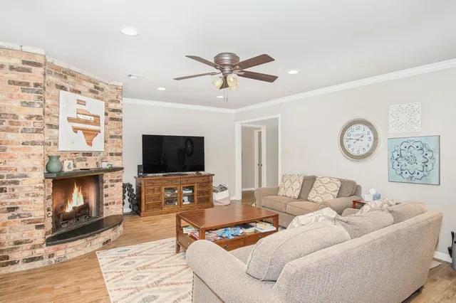 $4,750 | 614 Bendwood Drive, Houston, TX 77024