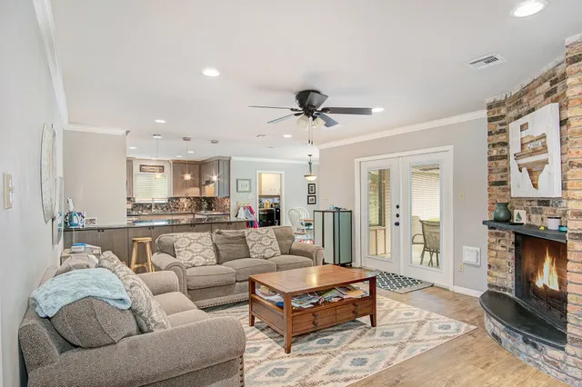 $4,750 | 614 Bendwood Drive, Houston, TX 77024