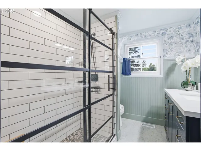 $574,900 | 5492 Southeast Hillwood Circle, Milwaukie, OR 97267