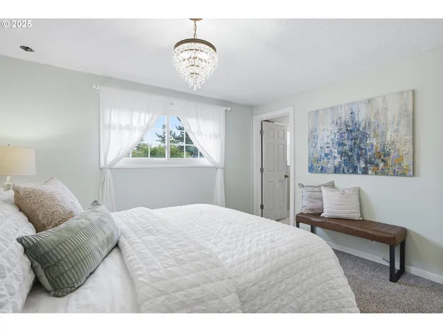 $574,900 | 5492 Southeast Hillwood Circle, Milwaukie, OR 97267