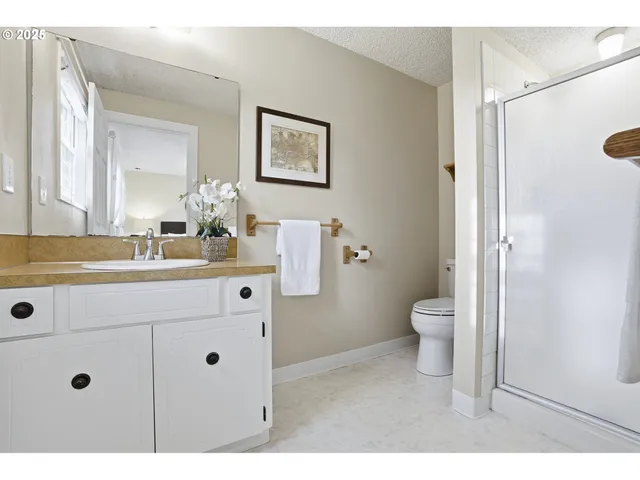 $574,900 | 5492 Southeast Hillwood Circle, Milwaukie, OR 97267