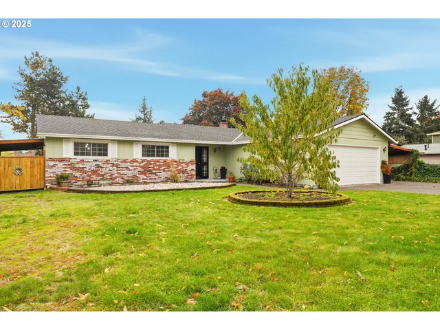 $574,900 | 5492 Southeast Hillwood Circle, Milwaukie, OR 97267