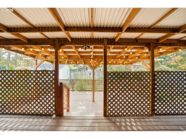 $574,900 | 5492 Southeast Hillwood Circle, Milwaukie, OR 97267