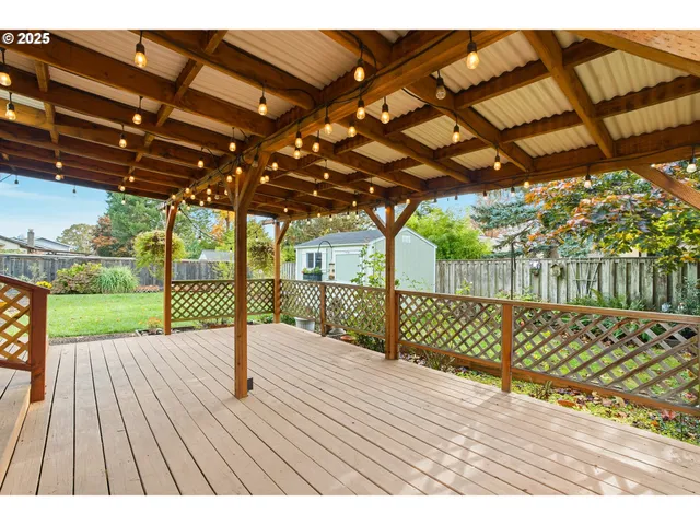 $574,900 | 5492 Southeast Hillwood Circle, Milwaukie, OR 97267