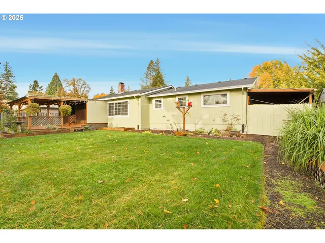 $574,900 | 5492 Southeast Hillwood Circle, Milwaukie, OR 97267