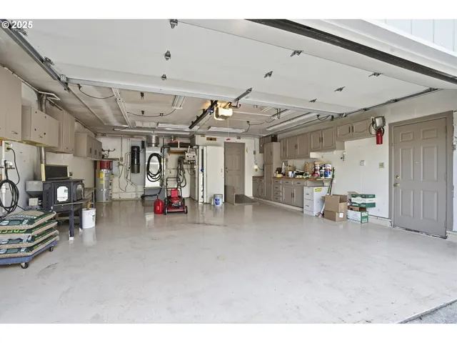 $574,900 | 5492 Southeast Hillwood Circle, Milwaukie, OR 97267