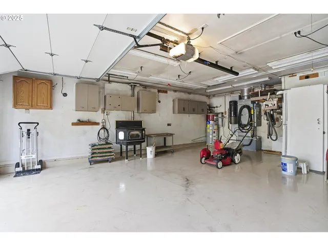 $574,900 | 5492 Southeast Hillwood Circle, Milwaukie, OR 97267