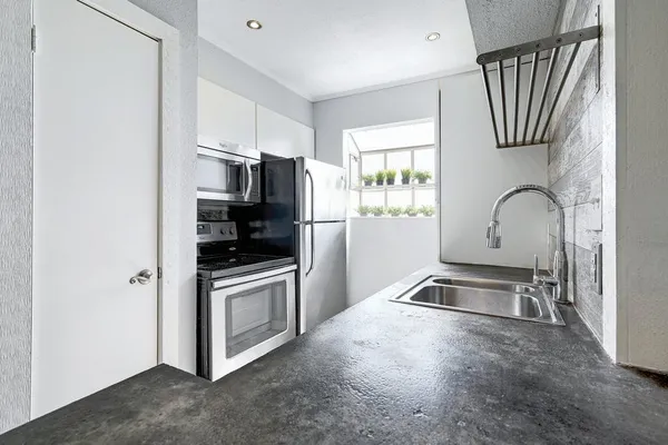 $117,500 | 6903 Deatonhill Drive, Unit 16, Austin, TX 78745