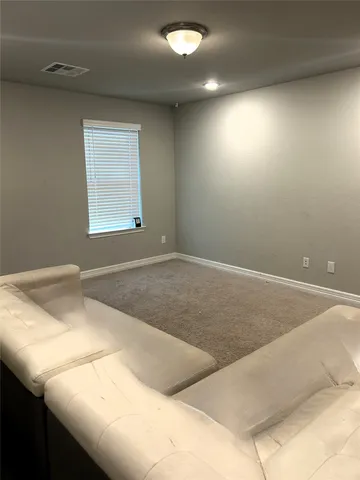 $2,600 | 119 Buttonwood Court, Conroe, TX 77318