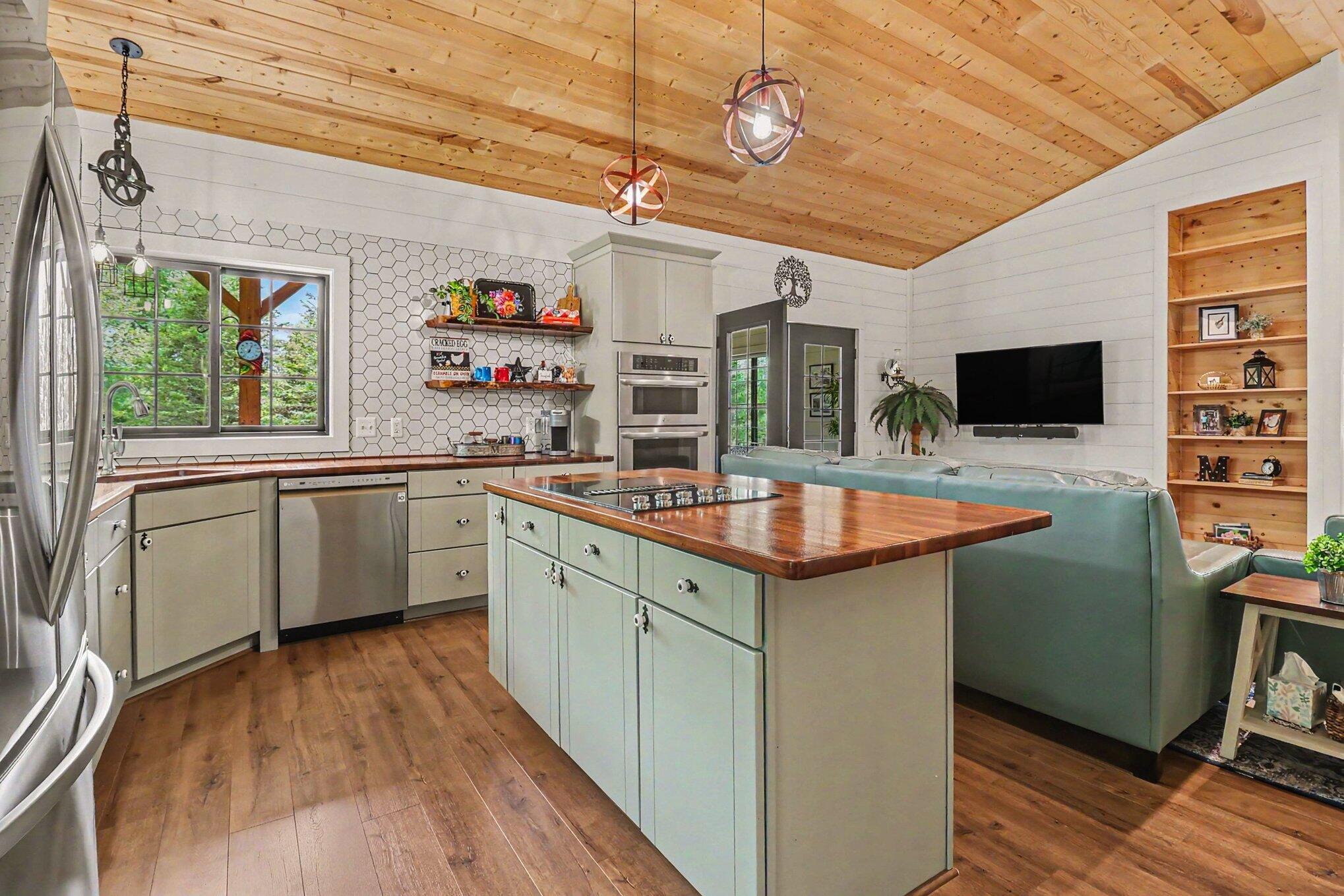 1470 West Adams Road Pentwater, MI 49449 - Photo 8 of 26 011_file_9713