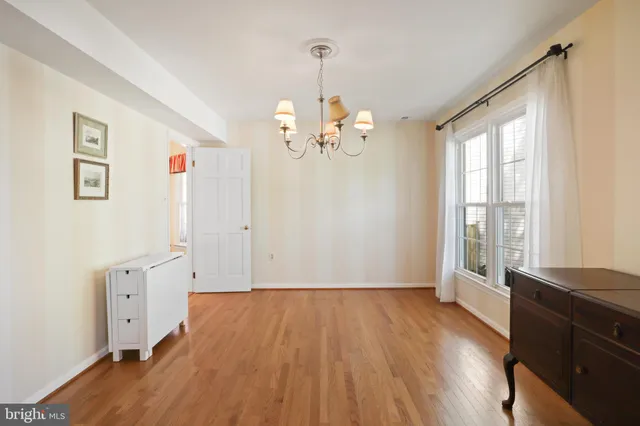 $824,000 | 1602 Blacksmith Lane, Herndon, VA 20170