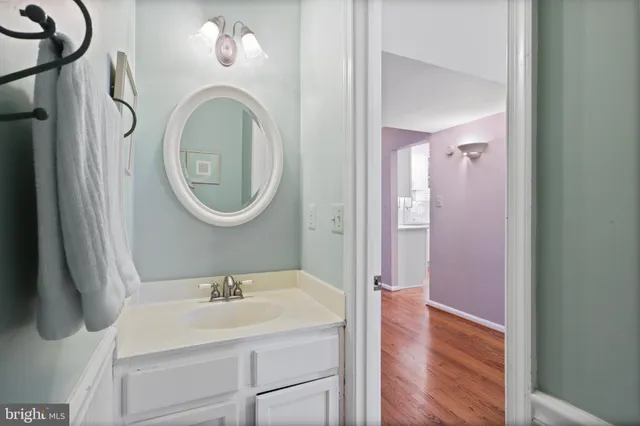 $824,000 | 1602 Blacksmith Lane, Herndon, VA 20170