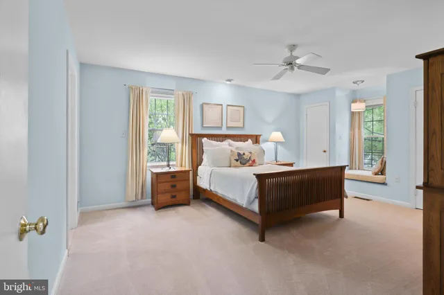 $824,000 | 1602 Blacksmith Lane, Herndon, VA 20170