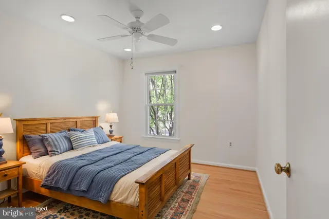 $824,000 | 1602 Blacksmith Lane, Herndon, VA 20170