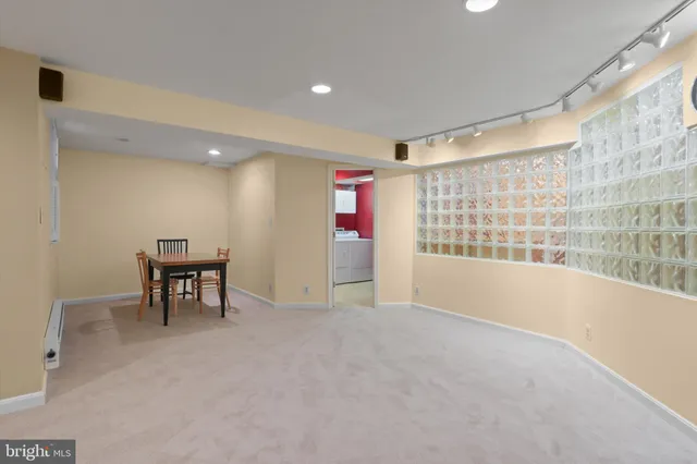 $824,000 | 1602 Blacksmith Lane, Herndon, VA 20170