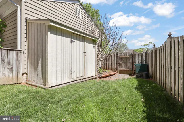 $824,000 | 1602 Blacksmith Lane, Herndon, VA 20170