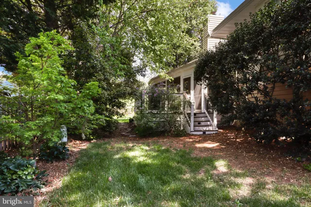 $824,000 | 1602 Blacksmith Lane, Herndon, VA 20170