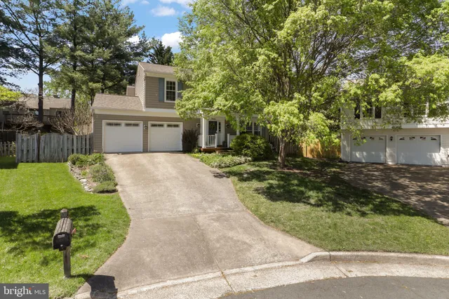 $824,000 | 1602 Blacksmith Lane, Herndon, VA 20170