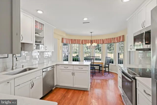 $824,000 | 1602 Blacksmith Lane, Herndon, VA 20170