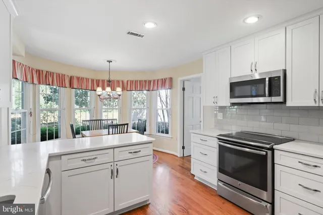 $824,000 | 1602 Blacksmith Lane, Herndon, VA 20170