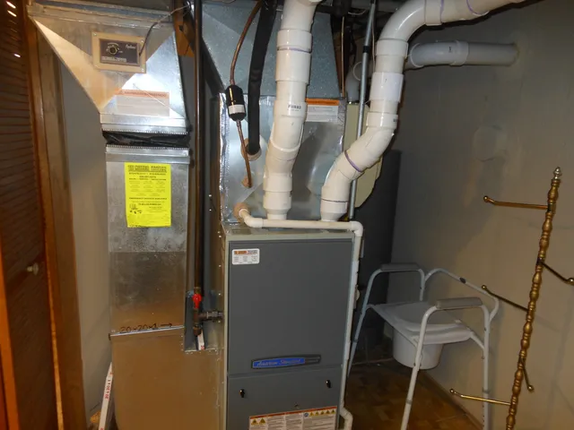 $329,900 | 1616 Heiden Avenue, Crest Hill, IL 60403