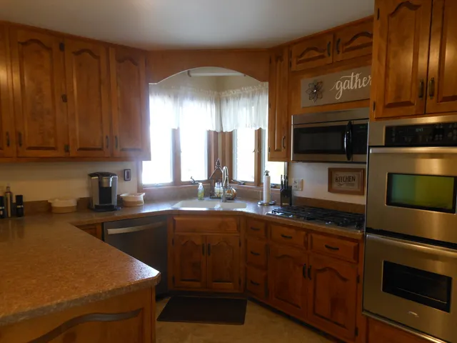 $329,900 | 1616 Heiden Avenue, Crest Hill, IL 60403