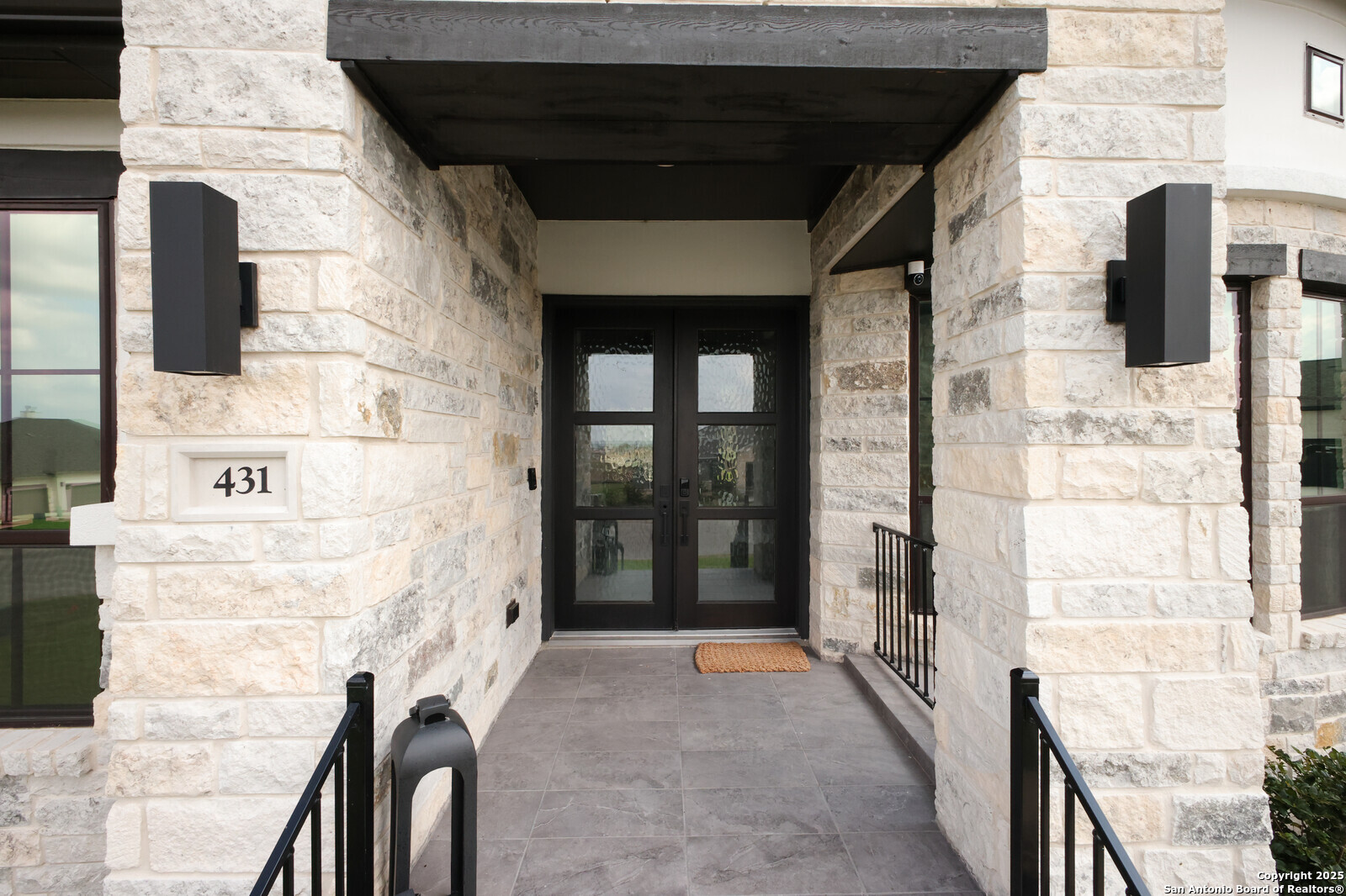 431 Falcon Cove Castroville, TX 78009 - Photo 3 of 46