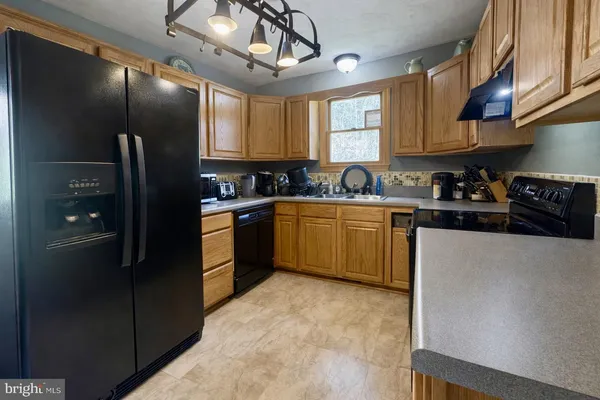 $249,900 | 672 Buffalo Brink Road, Mannington, WV 26582