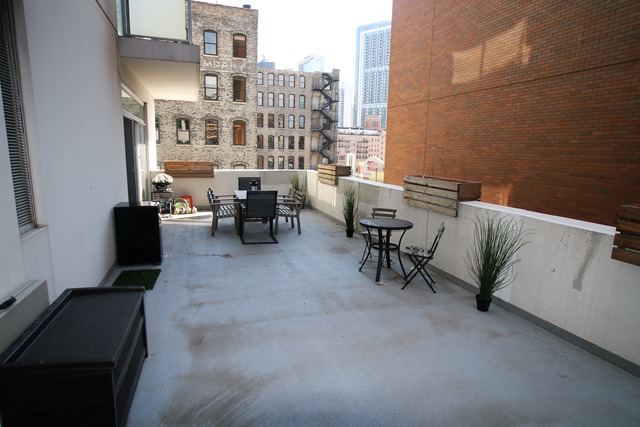630 North Franklin Street, Unit 421 Chicago, IL 60654 - Photo 2 of 10