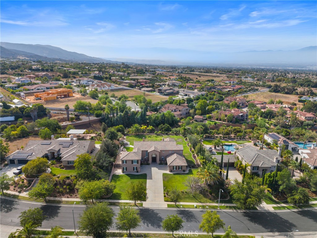 4068 Shady Ridge Circle Corona, CA 92881 - Photo 8 of 67