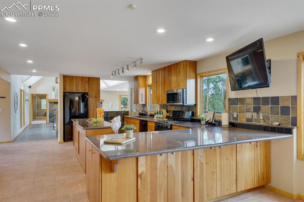 6900 Highway 24 Divide, CO 80814 - Photo 8 of 50 a very nice looking kitchen with a large window
