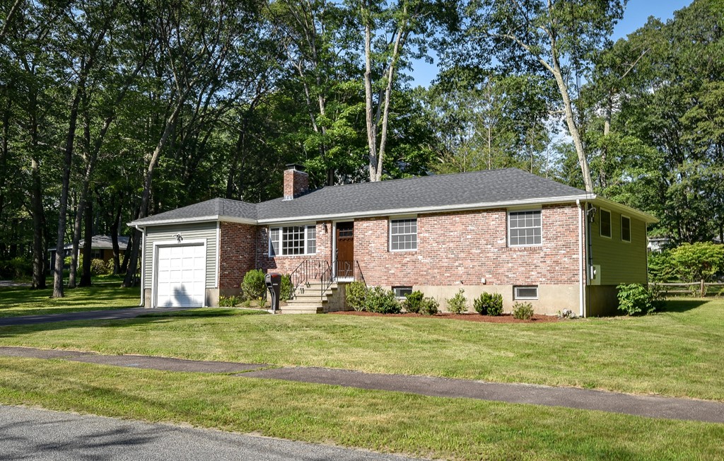 39 Lyman Road Framingham, MA 01701 - Photo 2 of 30 Gallery Image 2
