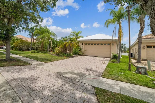 $549,900 | 3816 Eagle Isle Circle, Kissimmee, FL 34746