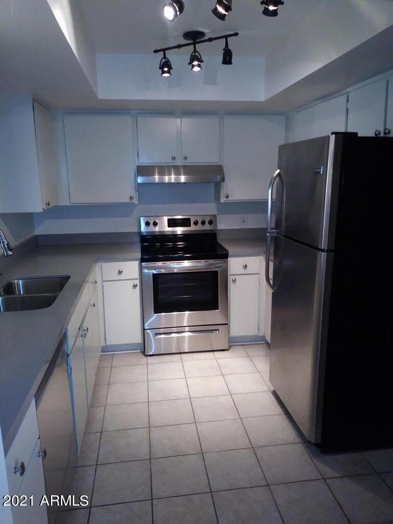 732 West Rice Drive Tempe, AZ 85283 - Photo 5 of 20 20181127002951747132000000-o