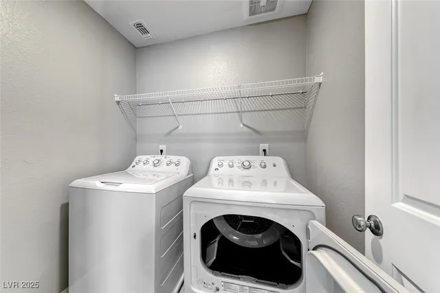 $560,000 | 2569 Boboviste Street, Henderson, NV 89044