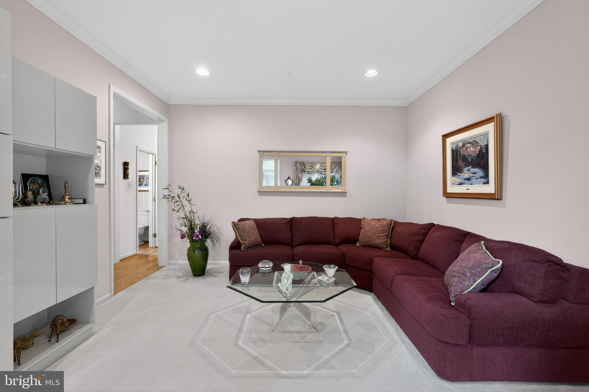 9 Ridgeview Road Newtown Square, PA 19073 - Photo 15 of 30 Living room