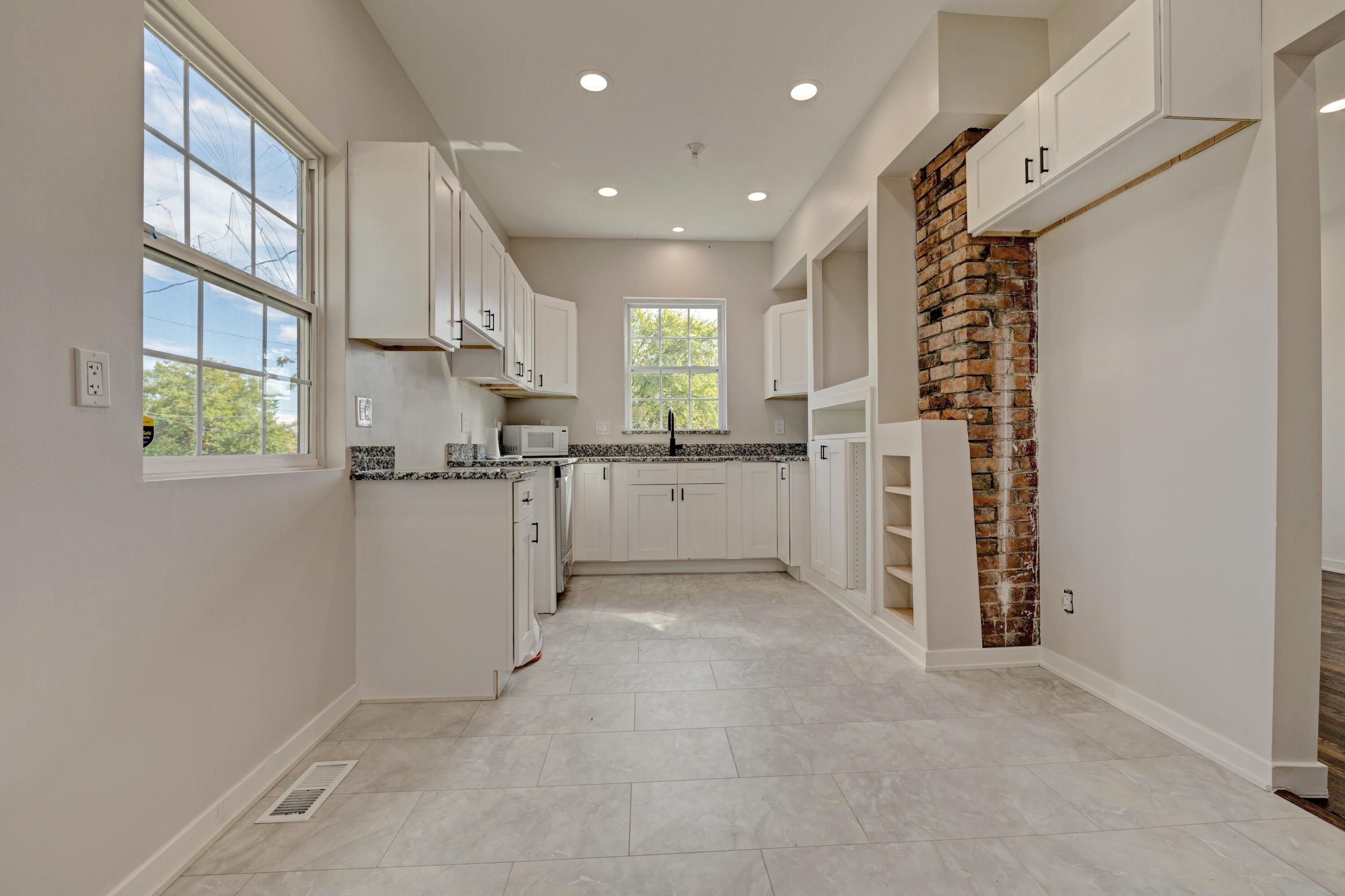 6142 Commonwealth Street Detroit, MI 48208 - Photo 18 of 48 15) Dining Area & Kitchen