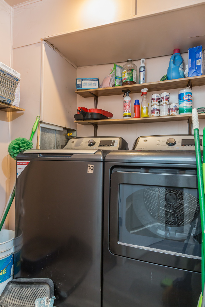 4N726 Klein Road West Chicago, IL 60185 - Photo 13 of 25 a utility room with washer and dryer