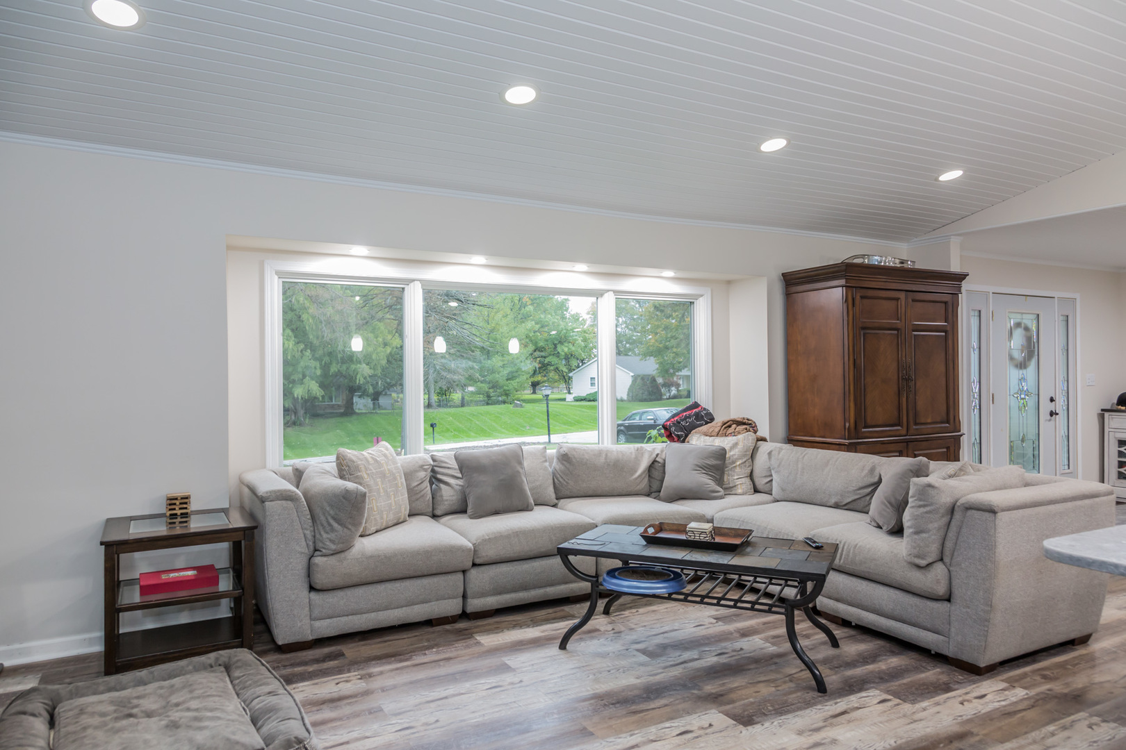 4N726 Klein Road West Chicago, IL 60185 - Photo 7 of 25 a living room with furniture and a large window