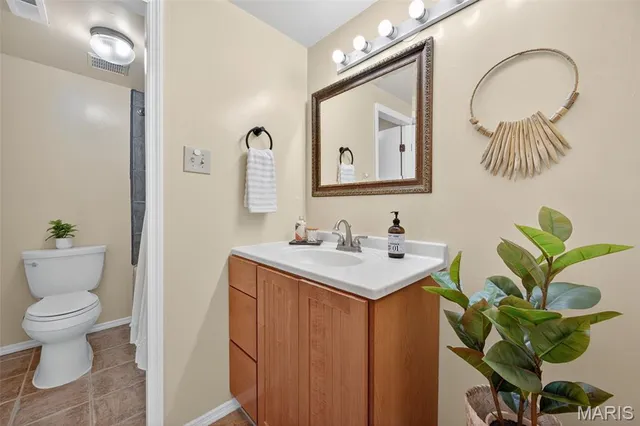 $190,000 | 5559 Pershing Avenue, Unit 1F, St. Louis, MO 63112