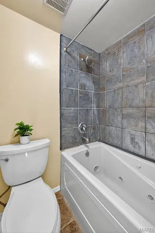 $190,000 | 5559 Pershing Avenue, Unit 1F, St. Louis, MO 63112