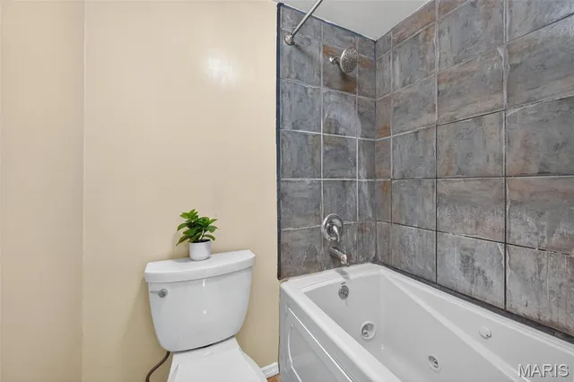 $190,000 | 5559 Pershing Avenue, Unit 1F, St. Louis, MO 63112