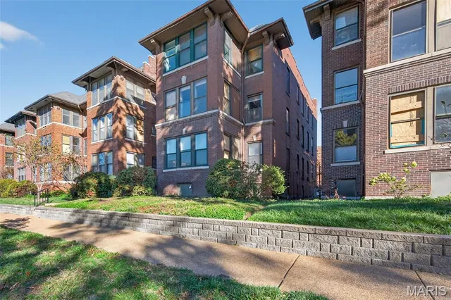 $190,000 | 5559 Pershing Avenue, Unit 1F, St. Louis, MO 63112