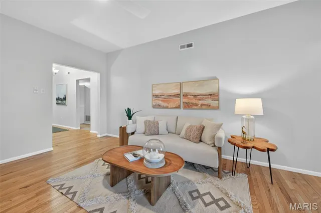 $190,000 | 5559 Pershing Avenue, Unit 1F, St. Louis, MO 63112