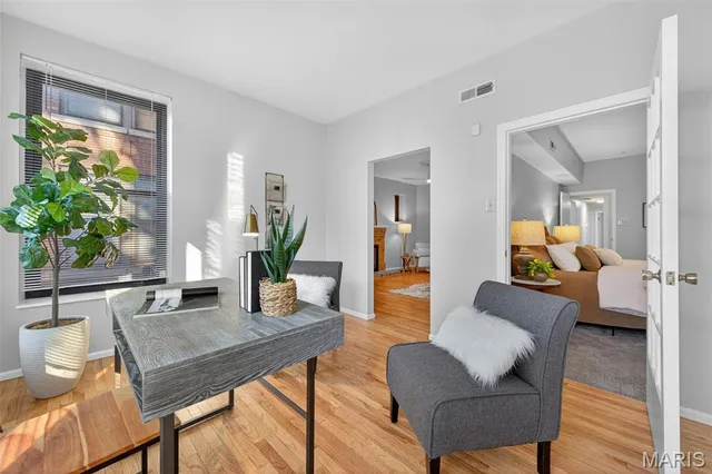 $190,000 | 5559 Pershing Avenue, Unit 1F, St. Louis, MO 63112