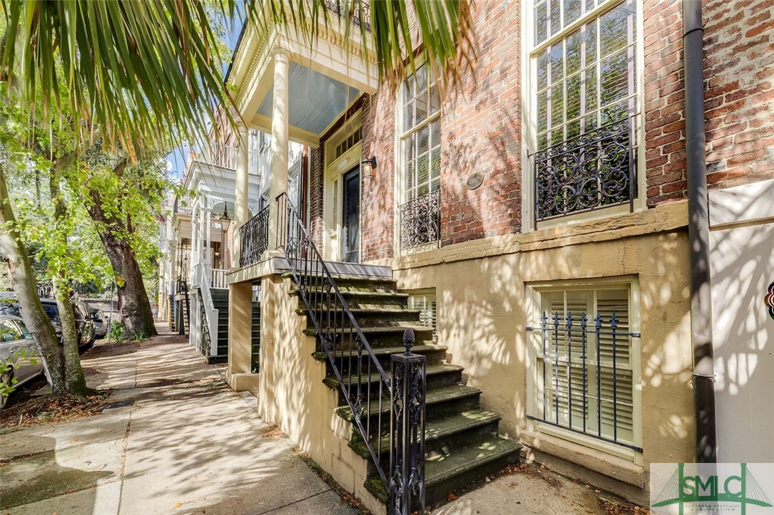 28 East Taylor St