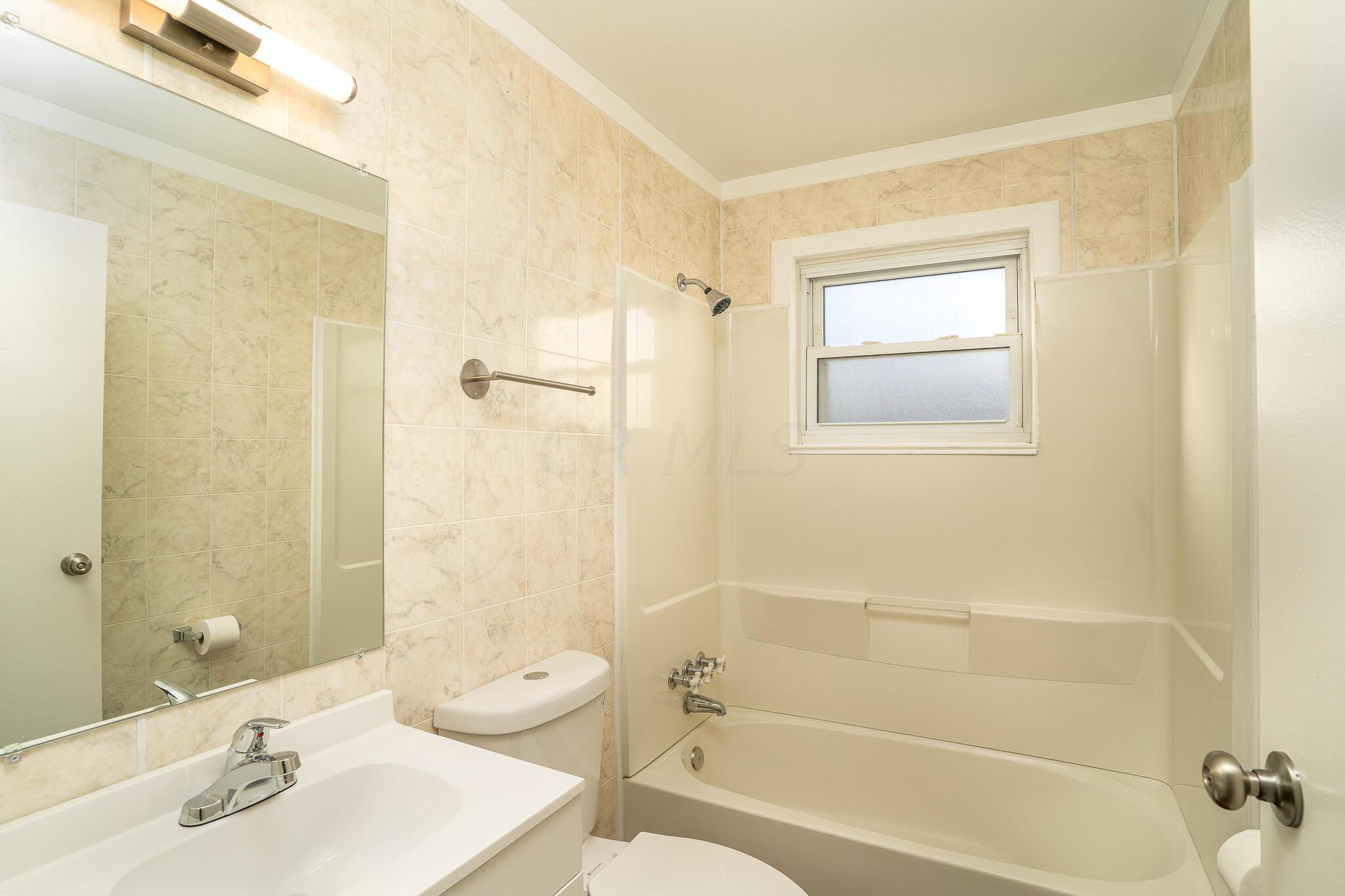 2823 Hillgate Road Columbus, OH 43207 - Photo 12 of 18 1CC85A7B-19CF-44C0-9F71-80E60A4DB6DA