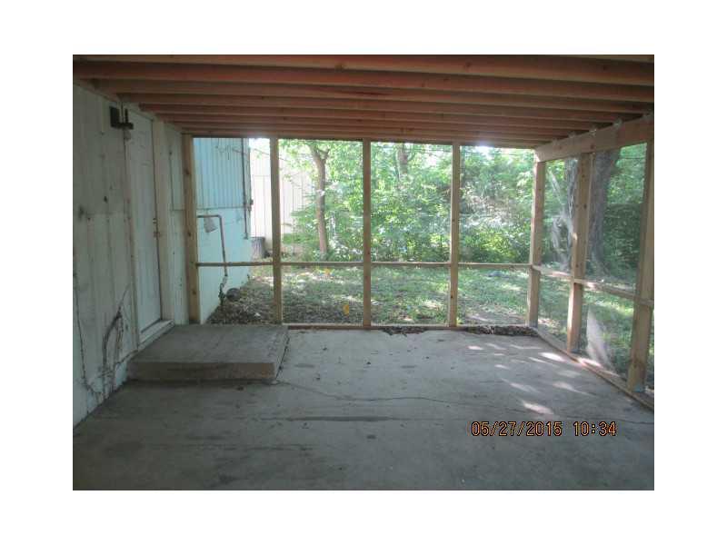 9943 Montery Road Indianapolis, IN 46235 - Photo 4 of 14 Gallery Image 4