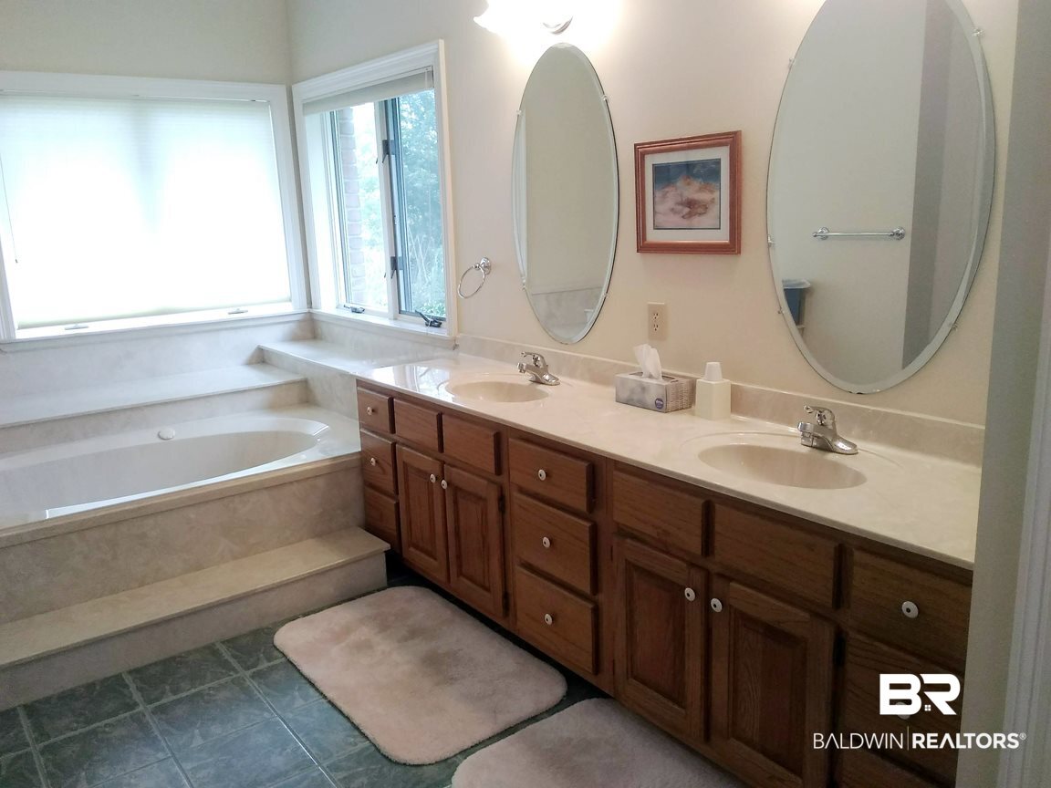8132 Bay View Drive Foley, AL 36535 - Photo 21 of 50 Master sinks & jetted tub