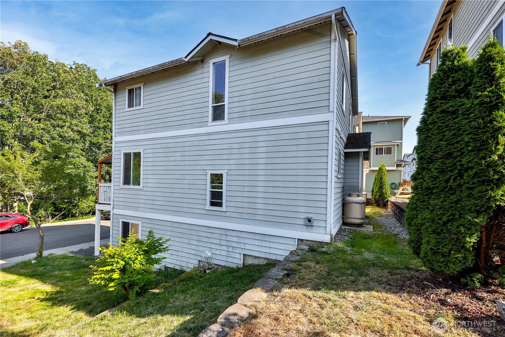 1102 Chestnut Street Everett, WA 98201 - Photo 4 of 24 Gallery Image 4